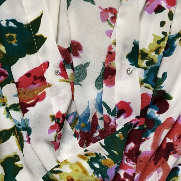 Pleione floral blouse, size Medium. - Picture 4 of 4